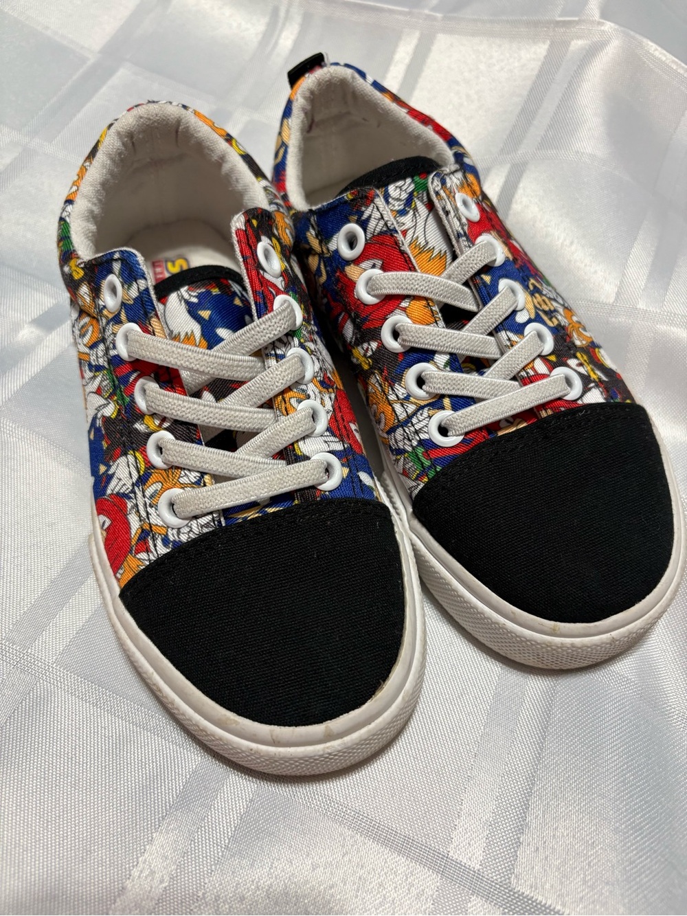 Sonic Kids Black Toe Multi-Color Canvas Shoes